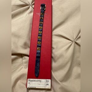 Valentino Garavani Rockstud bracelet in navy calfskin.